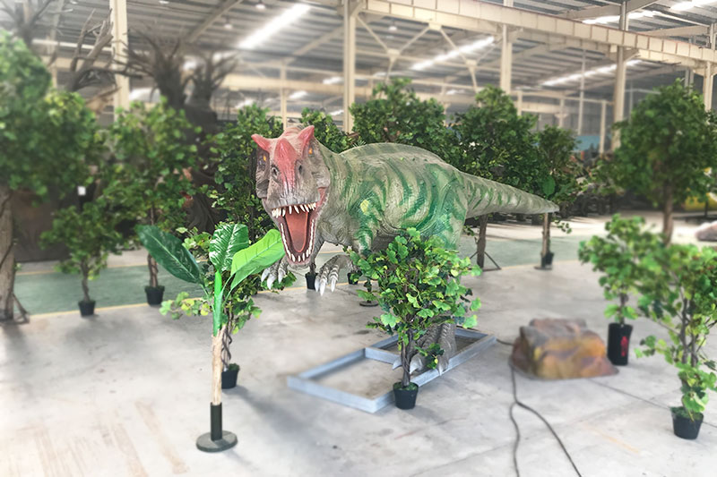 仿真恐龍，仿真角鼻龍