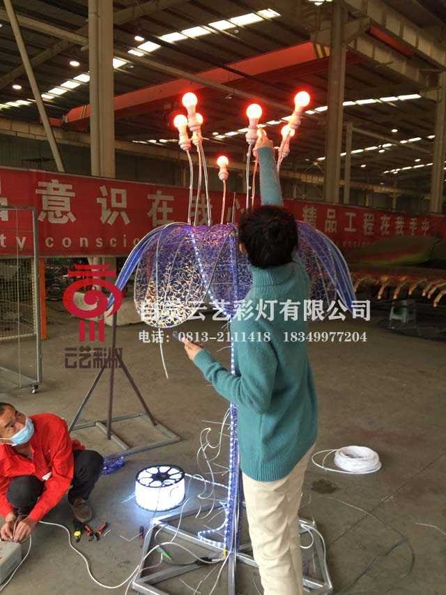 彩燈光雕樹制作3